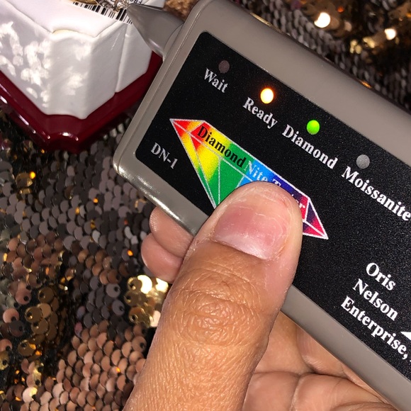 Real Diamond Mom ring for Mother’s Day! A sale so big it’s unbelievable Not CZ! - Picture 8 of 8